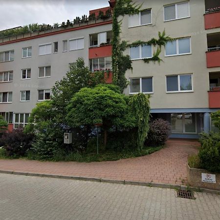 Alure Residences 2 & 24H Self Check-In, Parking In The Garage In The Apartment Building Included, New Building, Terrace, Green Location With A Forest Park With A Lake, Children'S Playground バンスカー・ビストリツァ エクステリア 写真