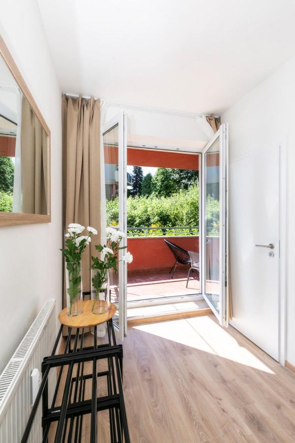 Alure Residences 2 & 24H Self Check-In, Parking In The Garage In The Apartment Building Included, New Building, Terrace, Green Location With A Forest Park With A Lake, Children'S Playground バンスカー・ビストリツァ エクステリア 写真