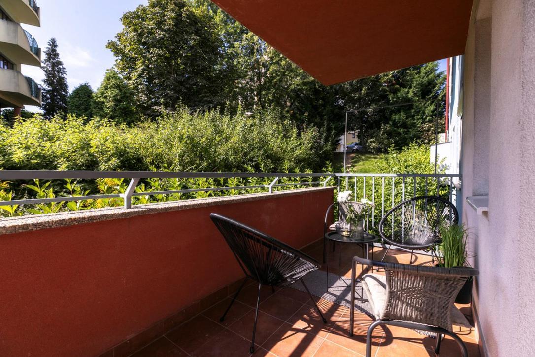 Alure Residences 2 & 24H Self Check-In, Parking In The Garage In The Apartment Building Included, New Building, Terrace, Green Location With A Forest Park With A Lake, Children'S Playground バンスカー・ビストリツァ エクステリア 写真