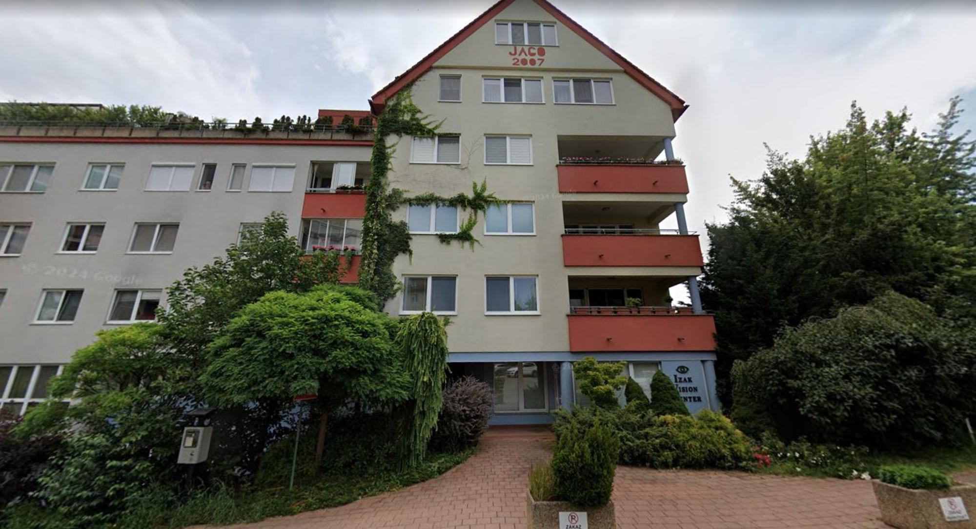 Alure Residences 2 & 24H Self Check-In, Parking In The Garage In The Apartment Building Included, New Building, Terrace, Green Location With A Forest Park With A Lake, Children'S Playground バンスカー・ビストリツァ エクステリア 写真