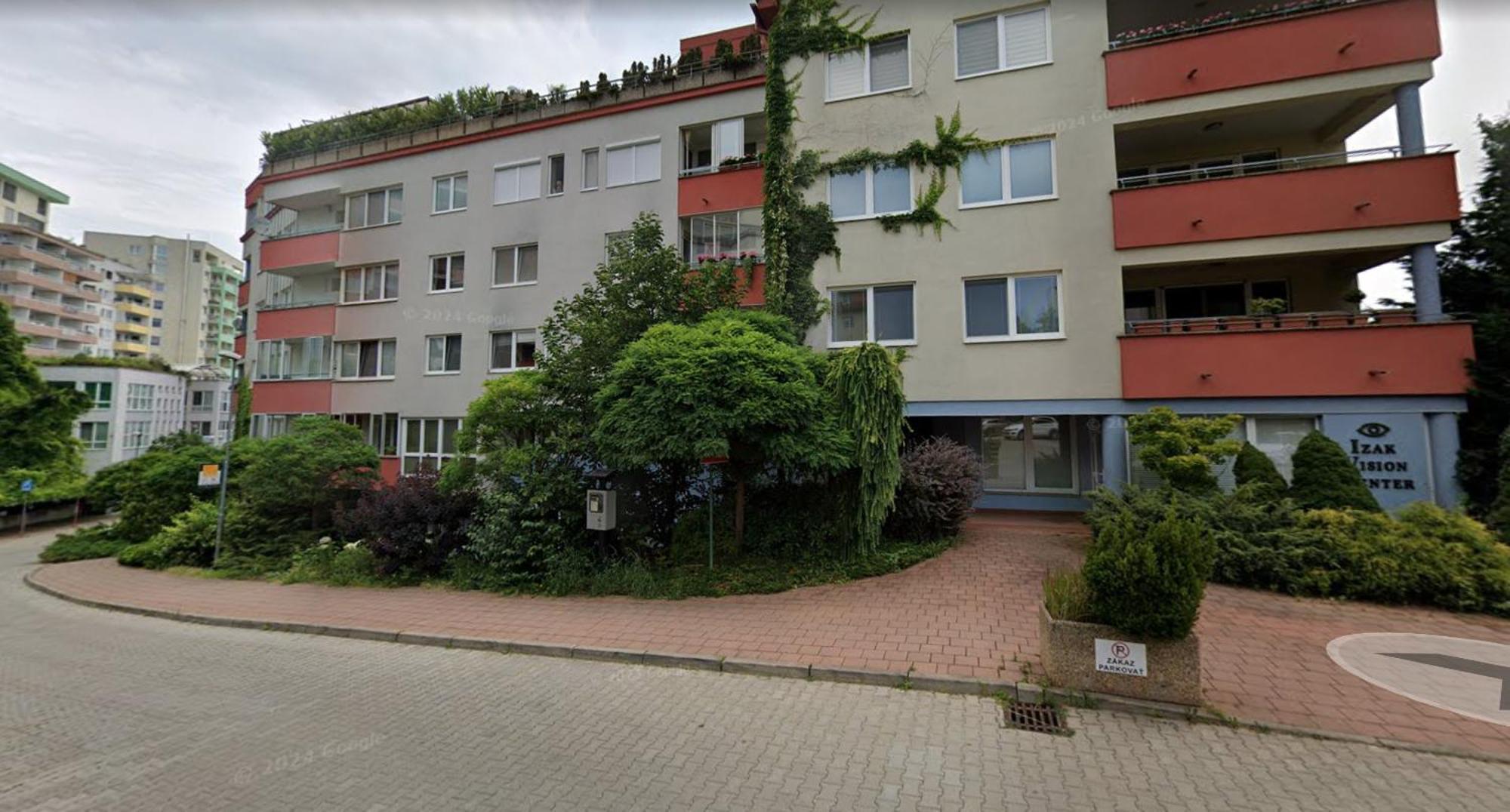 Alure Residences 2 & 24H Self Check-In, Parking In The Garage In The Apartment Building Included, New Building, Terrace, Green Location With A Forest Park With A Lake, Children'S Playground バンスカー・ビストリツァ エクステリア 写真